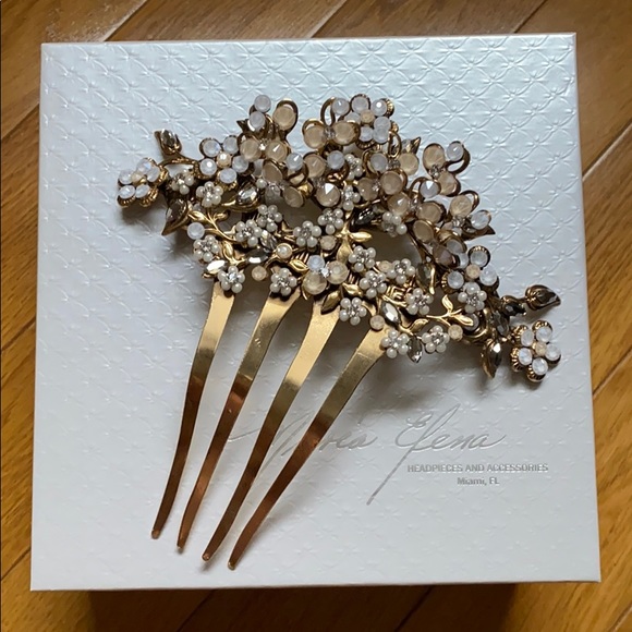 Maria Elena Accessories - BRAND NEW Maria Elena Headpeice